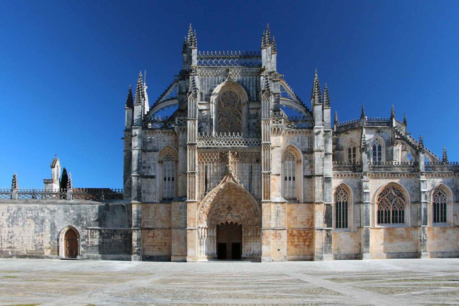 shrines of portugal-batalha