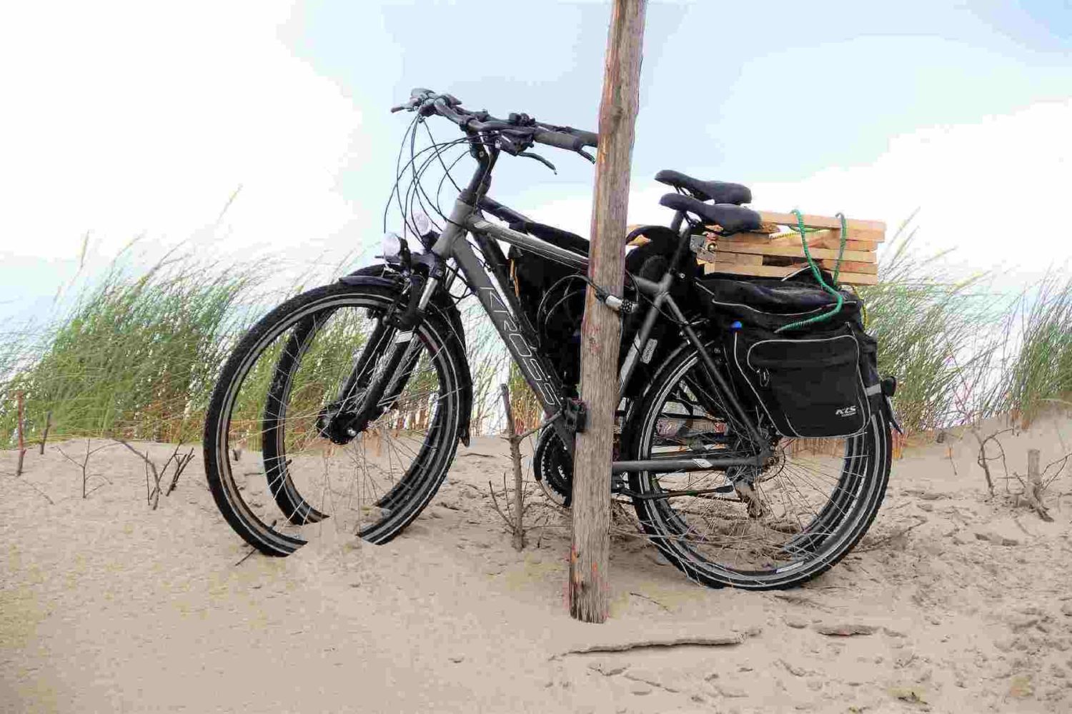 bike on the beach- Bordeaux cycling tour