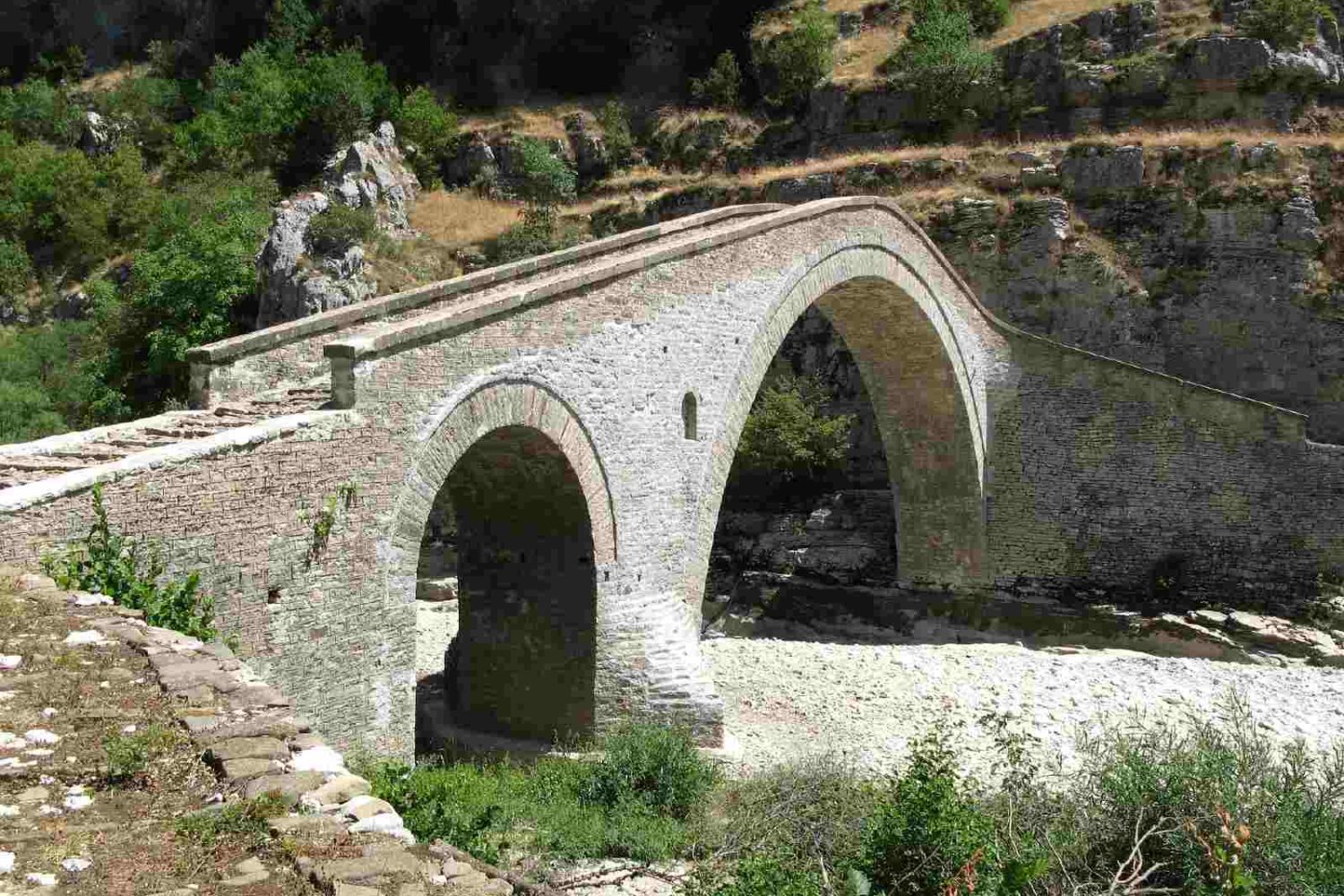 bridge-stone-walking holiday in greece