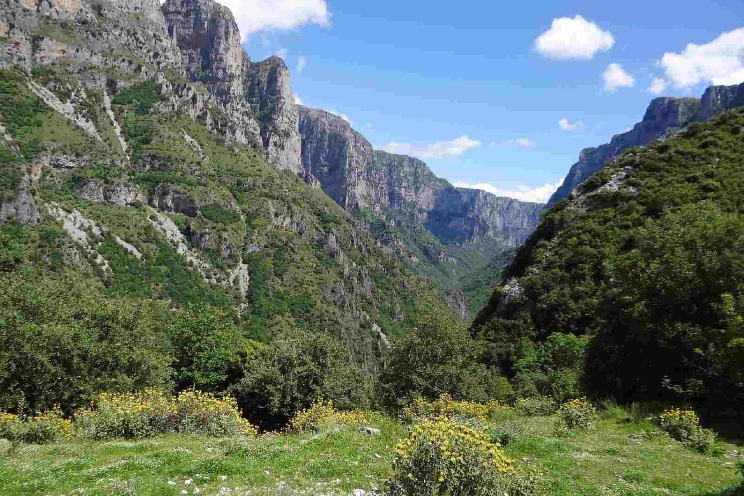 vikos-gorge-walking holiday in greece