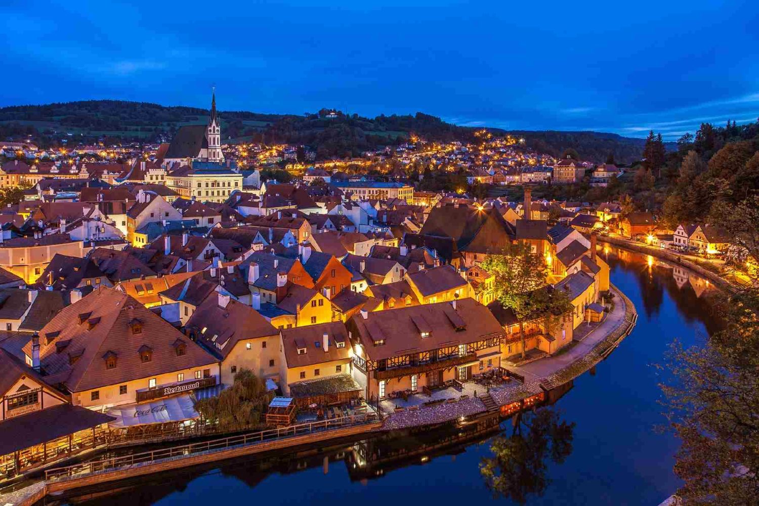 cesky krumlov night panorama