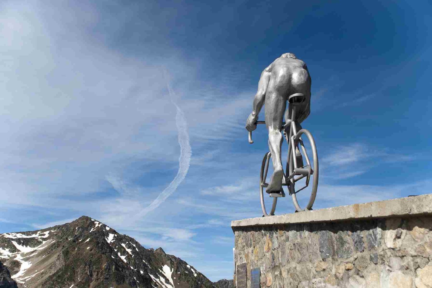 Col du Tourmalet memorial