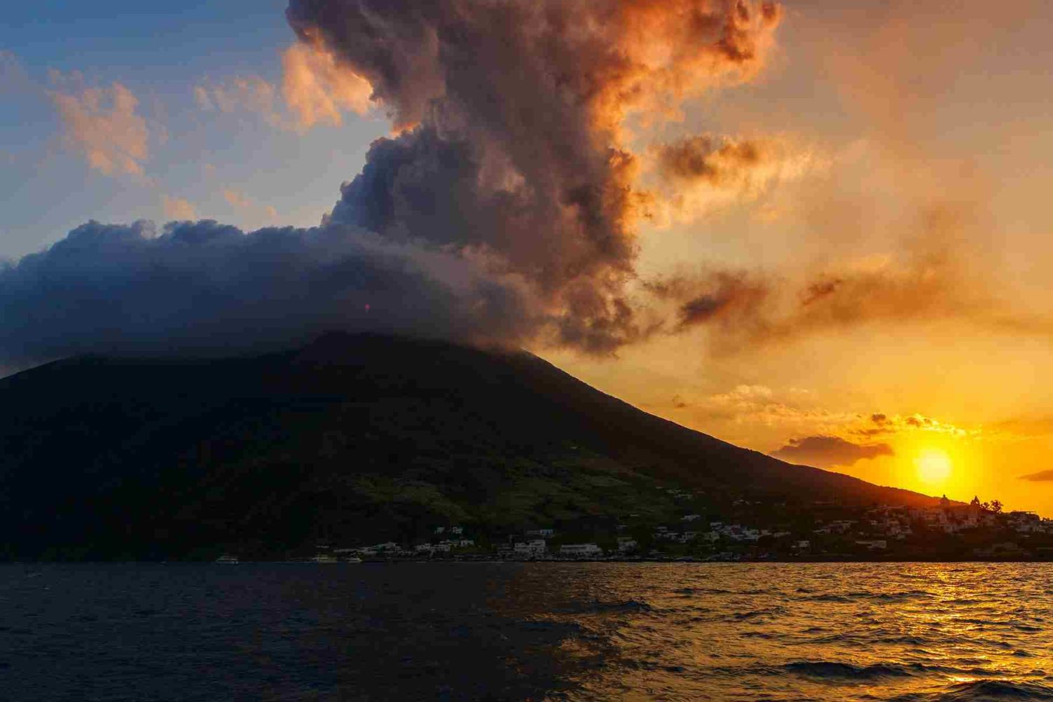 stromboli-trekking holidays in sicily