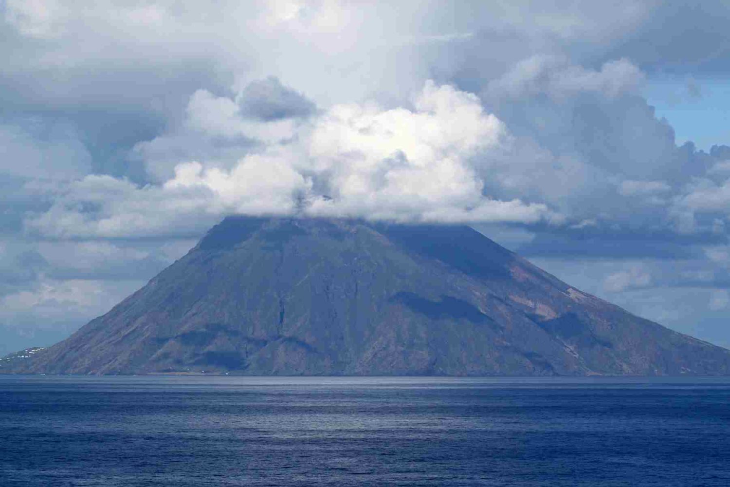 stromboli- trekking holidays in Sicily