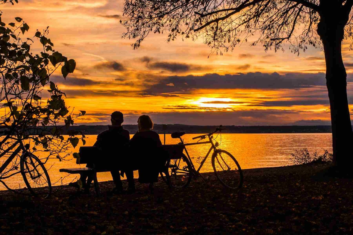 sunset lake constance- lake constance cycling holiday