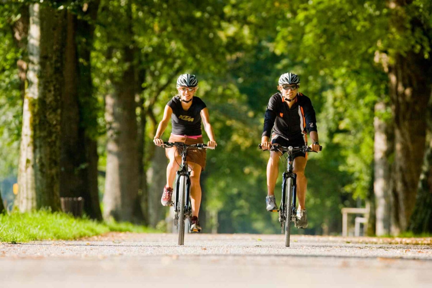 cycling in Austria along Salzburg lake