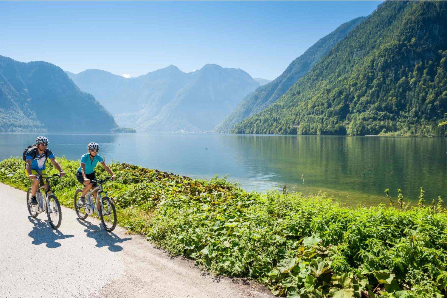 Cycling in Austria -Hallstaettersee